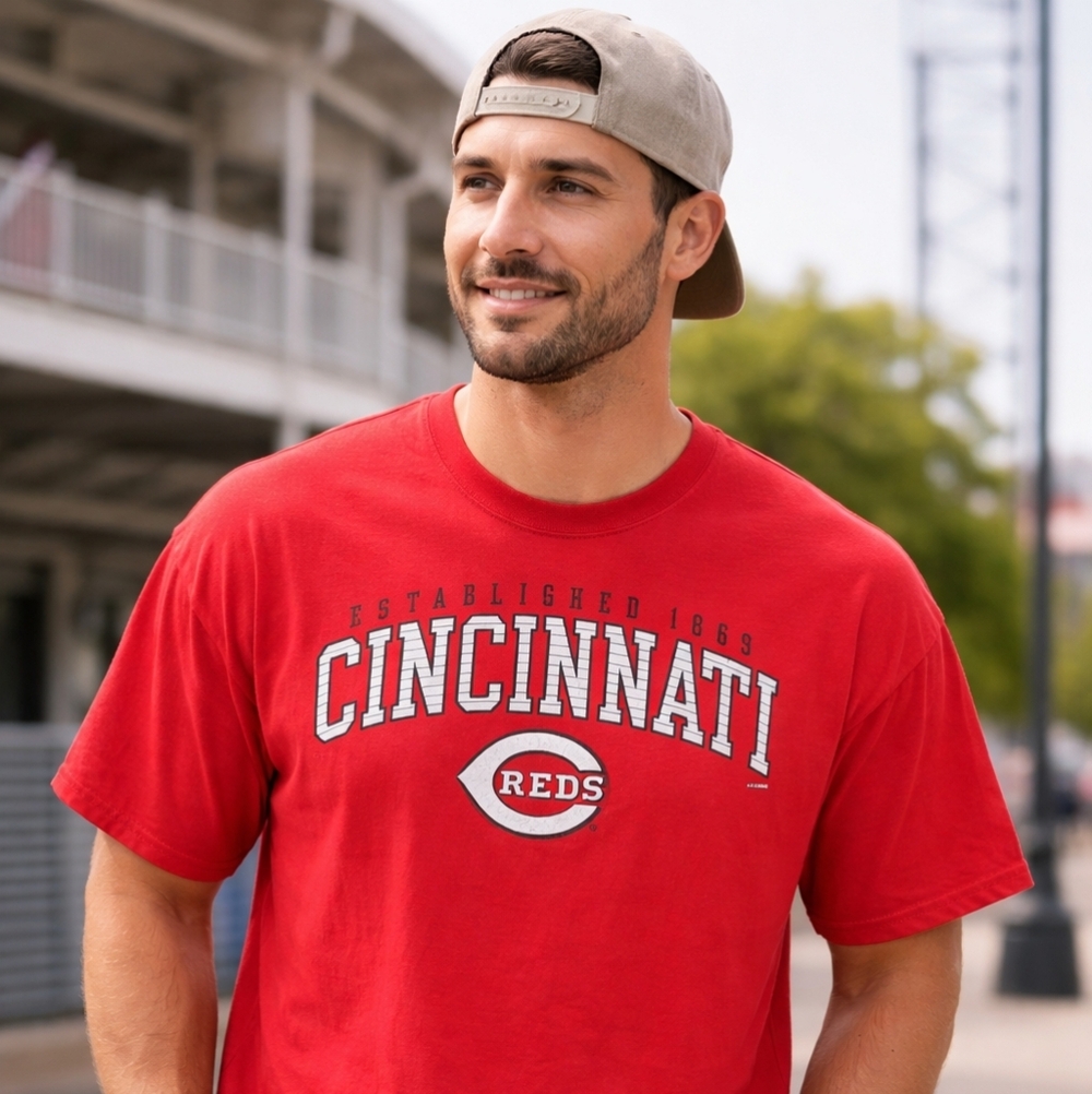 Cincinnati Reds T Shirt Mens 2XL Red MLB Genuine Merchandise Baseball Graphic